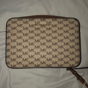 micheal kors purse